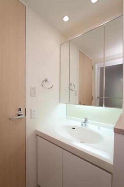 洗面設備　※写真は同タイプ住戸です。