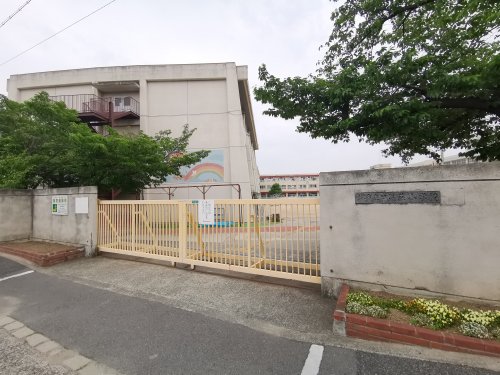 小学校　堺市立日置荘小学校（小学校）まで819m