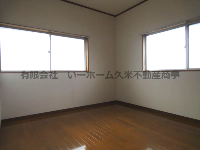 山下宅二戸一建の居間写真