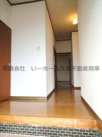 山下宅二戸一建の玄関写真