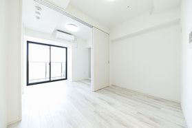 ライオンズフォーシア清澄白河の居間写真