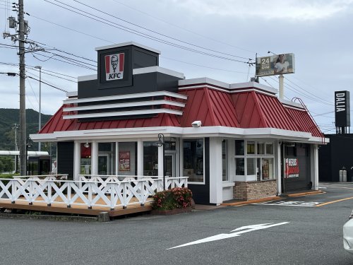 飲食店　ケンタッキーフライドチキン小郡店（飲食店）まで836m