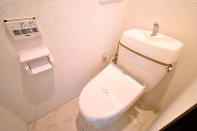 エフコート甲陽園東山のトイレ写真