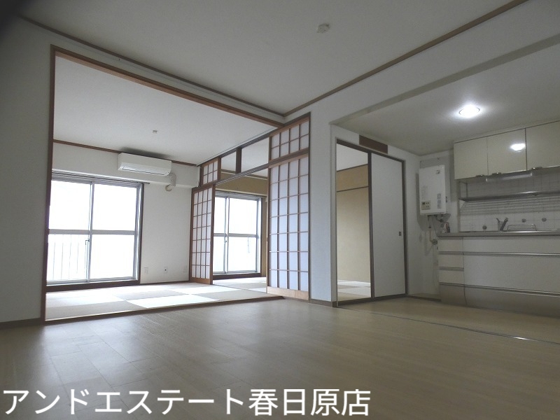 居室・リビング　交通＆買い物に便利な立地