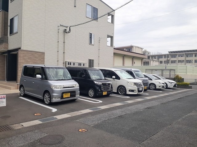 駐車場　駐車場