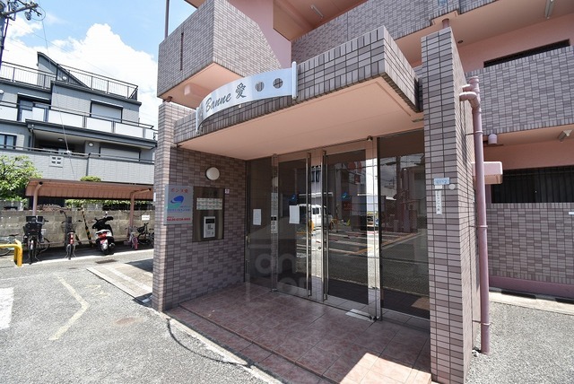 ボンヌ愛の外観写真