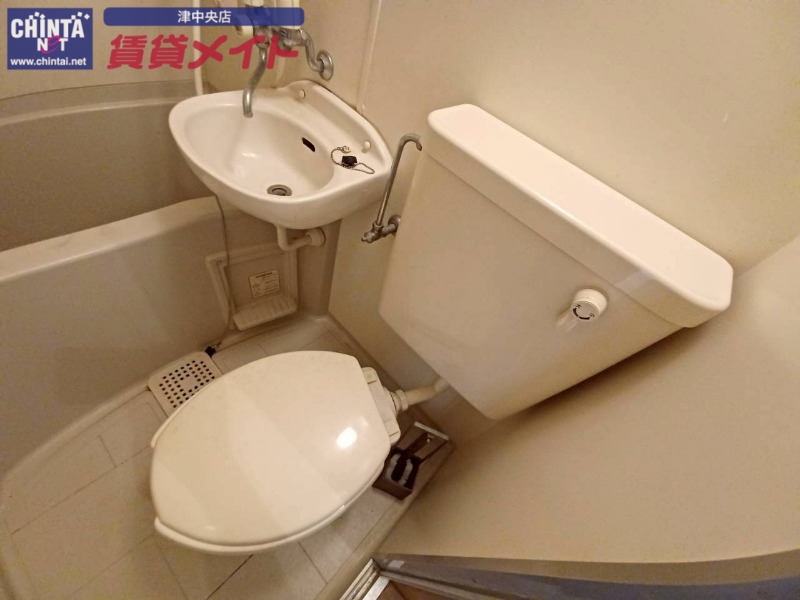トイレ　同型参考写真