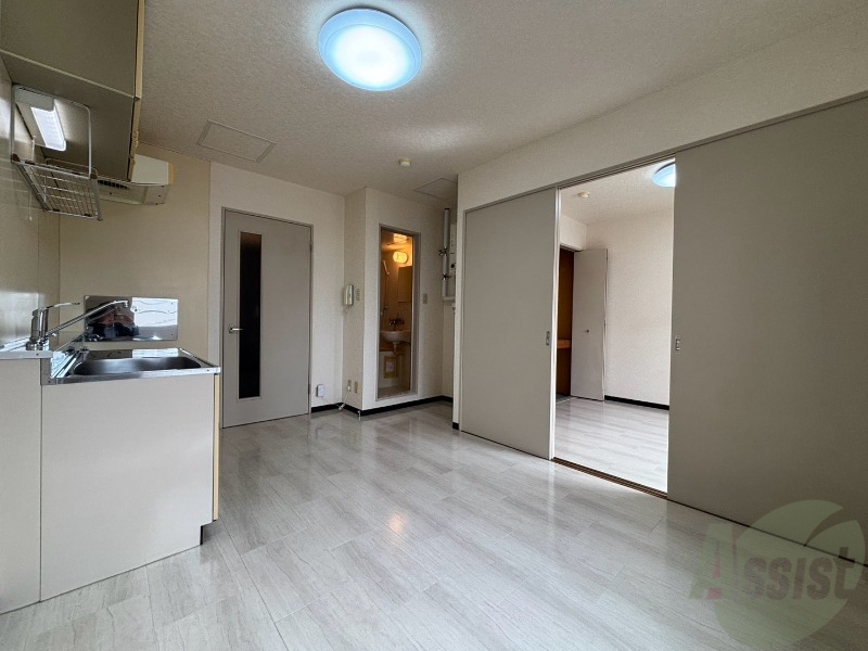 居室・リビング　広くてキレイなお部屋が広がっていて、充実した生活が送れそう。