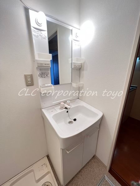 洗面設備　同仕様参考写真