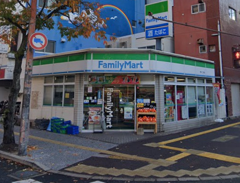 コンビニ　ファミリーマート 荒戸二丁目店（コンビニ）まで203m