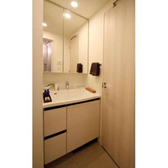 洗面設備　※写真は同タイプ住戸です。