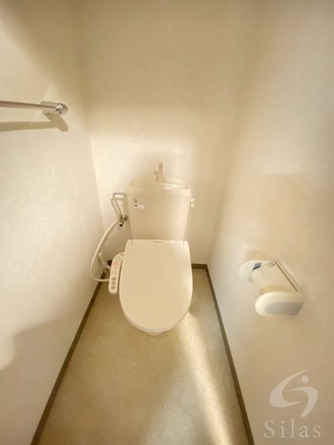 地下鉄御堂筋線 新金岡駅 徒歩5分 7階建 築26年のトイレ写真
