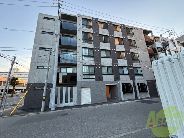 建物外観　札幌市北区北二十五条西「ラ・アクシア６」