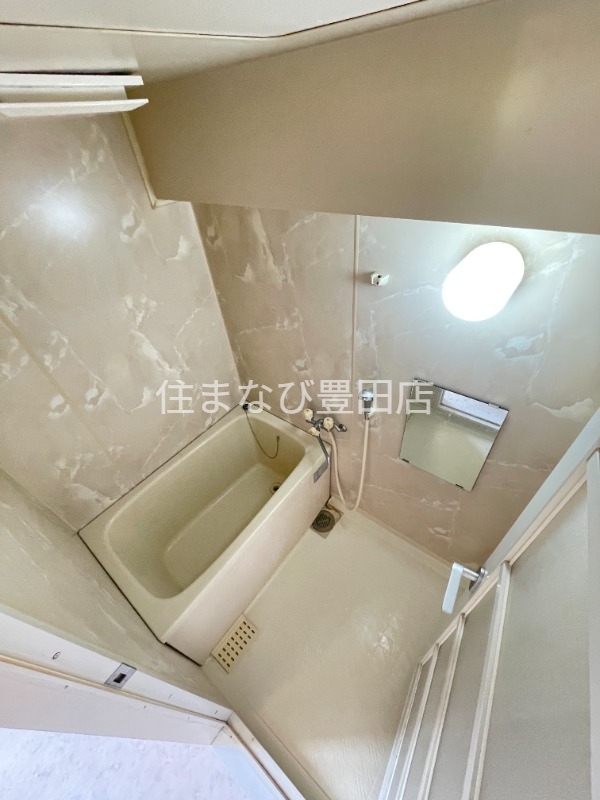 名鉄三河線 刈谷市駅 徒歩8分 7階建 築36年の風呂写真