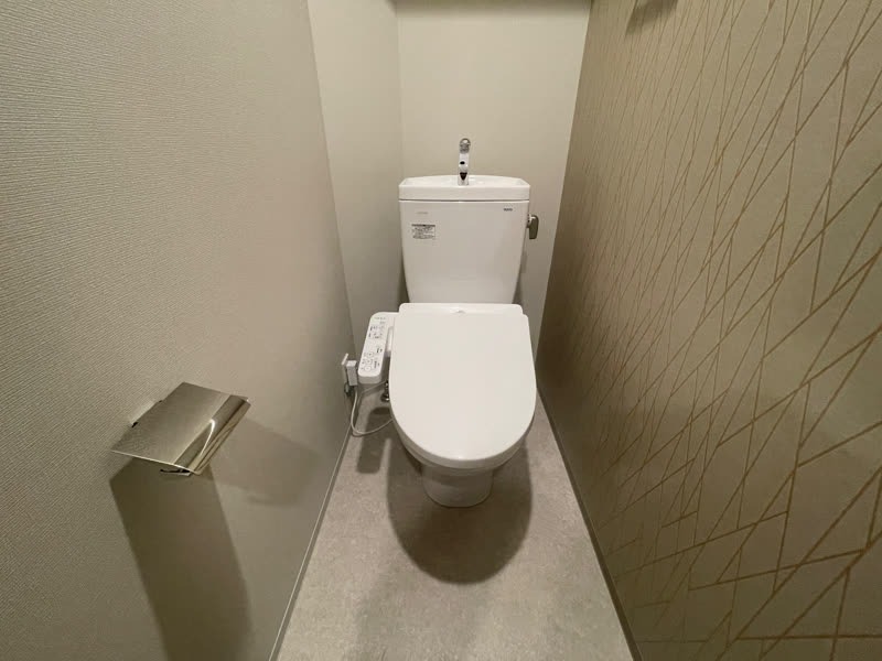 ＪＲ大阪環状線 福島駅 徒歩12分 13階建 築1年のトイレ写真