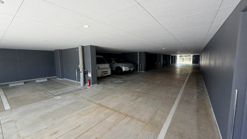 駐車場　屋内駐車場(月額22，000円)