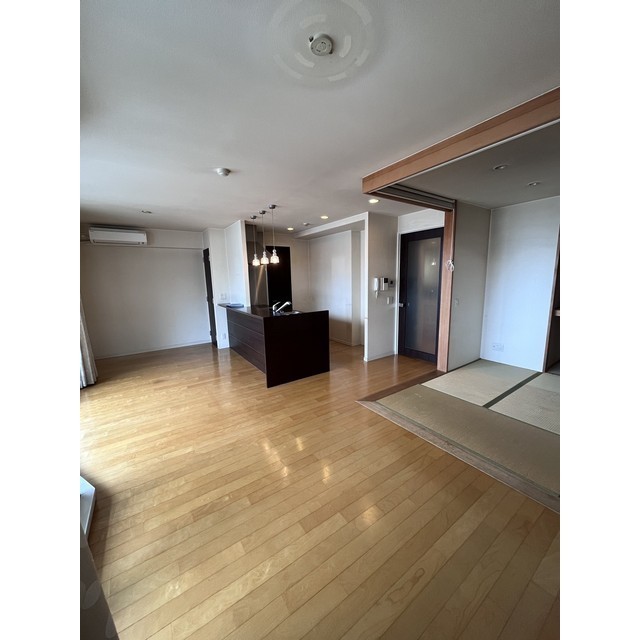 パレ苦楽園ファインステイの居間写真