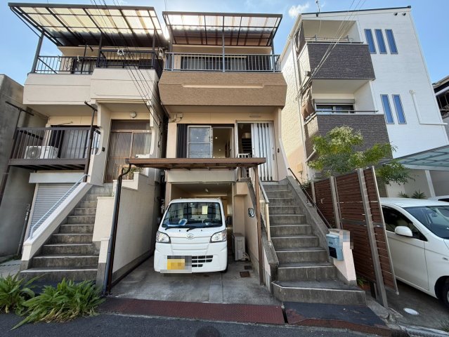 建物外観　落ち着いた雰囲気の外観です
