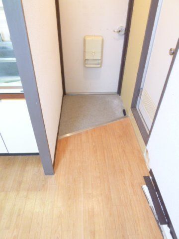 阪急箕面線 牧落駅 徒歩7分 5階建 築41年の玄関写真