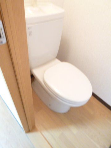 阪急箕面線 牧落駅 徒歩7分 5階建 築41年のトイレ写真