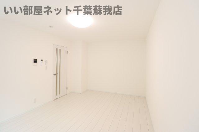 その他部屋・スペース　開放的な寝室です