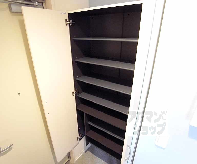 収納　シューズボックス。