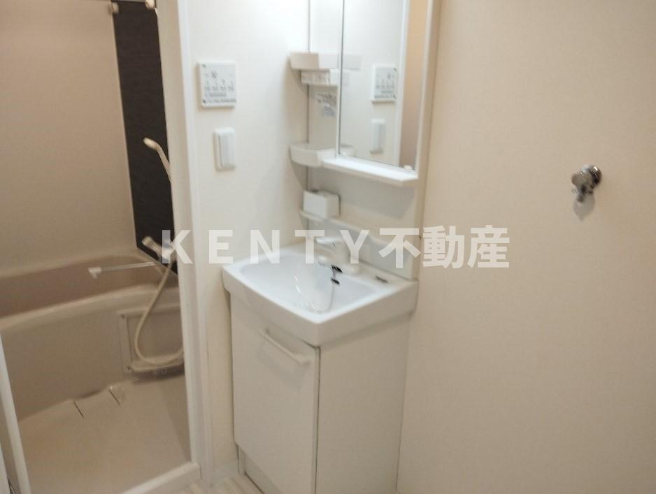 洗面設備　コンパクトで使いやすい洗面所
