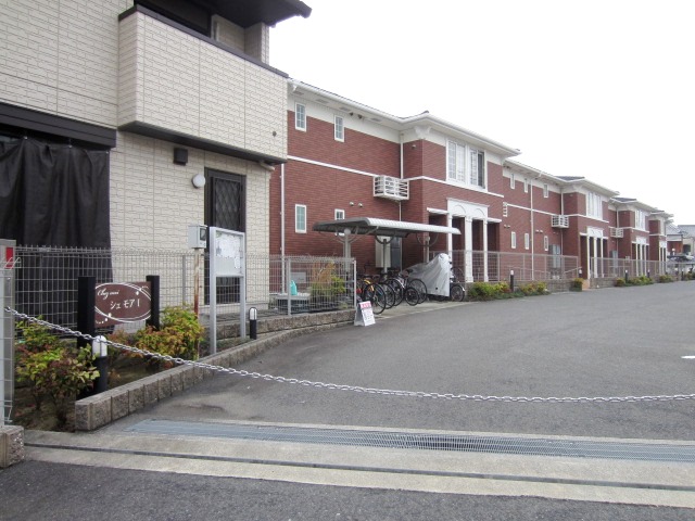 シェ モア 1の外観写真