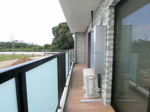 バルコニー　※お部屋１０２号室の写真になります。別のお部屋になりますので