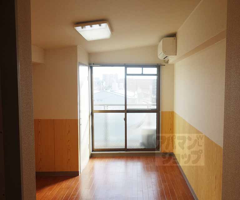 ベルビュー花屋町の居間写真