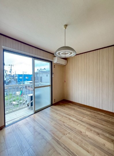 コーポエメラルドの居間写真