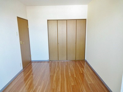 その他部屋・スペース　ベランダに面したお部屋です。