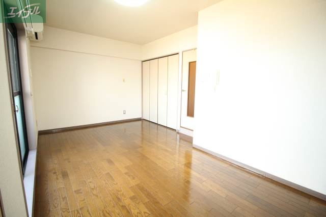 居室・リビング　同タイプのお部屋の写真です。