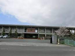 小学校　豊浜小学校（小学校）まで942m