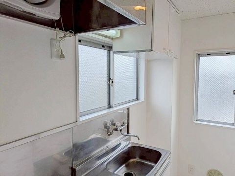ＪＲ中央線 西八王子駅 徒歩14分 4階建 築40年のキッチン写真