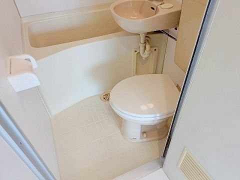 ＪＲ中央線 西八王子駅 徒歩14分 4階建 築40年のトイレ写真