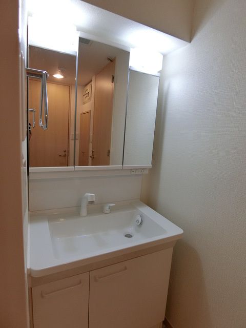 洗面設備　忙しい朝には欠かせない洗面所です