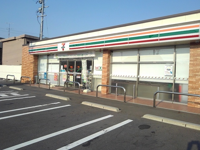 その他　セブンイレブン柳津町南塚店まで400m