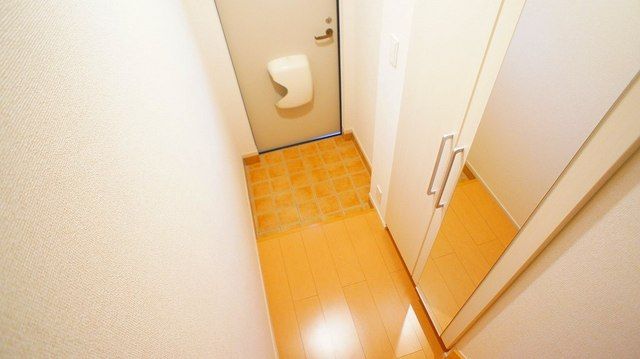 レジェンドVIIの玄関写真