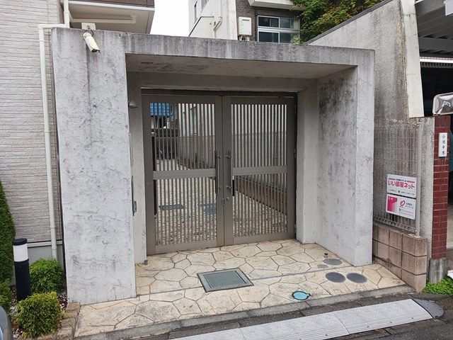 アジュール 国立の外観写真
