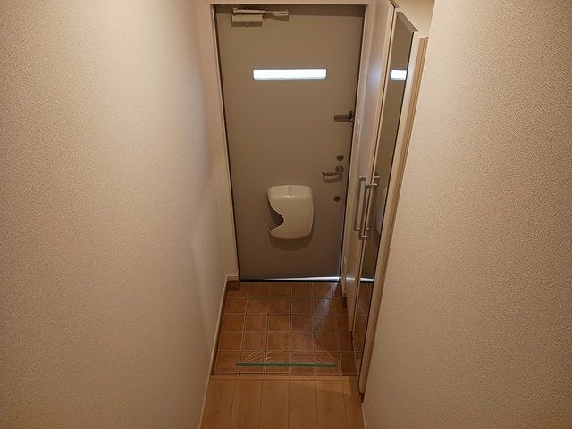アジュール 国立の玄関写真
