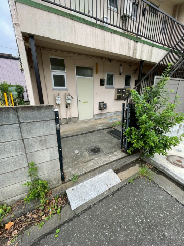 西武多摩湖線 八坂駅 徒歩5分 2階建 築48年の外観写真