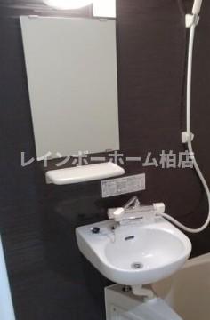 洗面設備　スペースが確保できる洗面所です