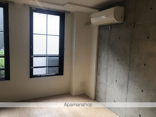 ユーレジデンス東新宿の居間写真