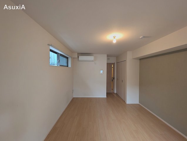 ソルクレスト北参道の居間写真