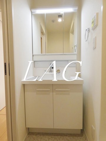 洗面設備　独立洗面台です。