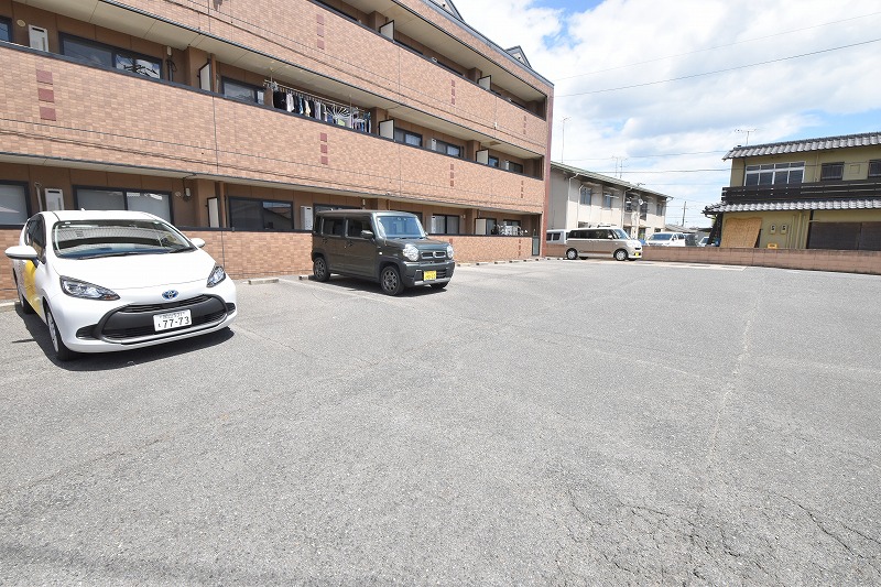 駐車場　サンハイム一番館