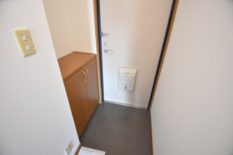 玄関　サンハイム一番館