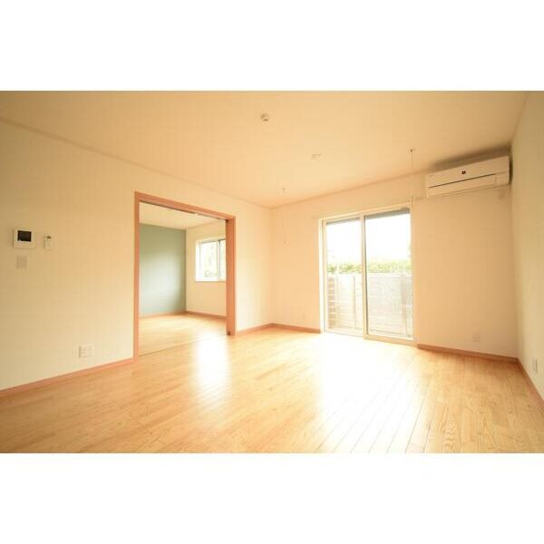 京王井の頭線 高井戸駅 徒歩11分 2階建 築9年の居間写真
