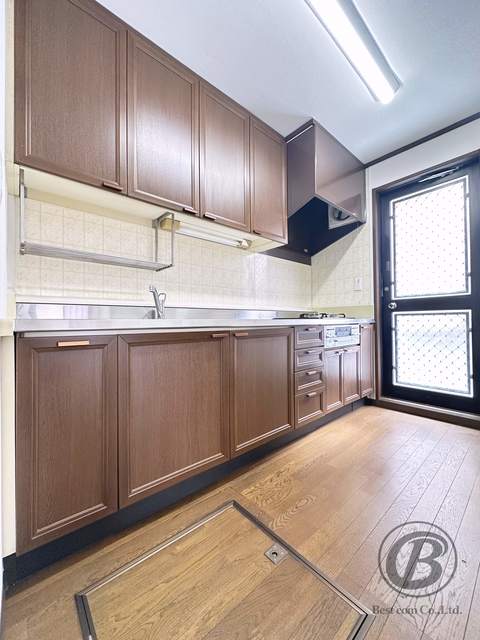 西大路戸建のキッチン写真